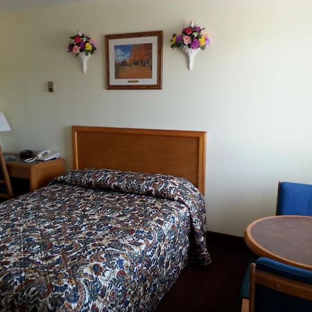 River Mist Inn Sturgeon Falls Exterior foto