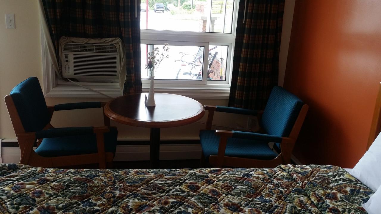 River Mist Inn Sturgeon Falls Exterior foto