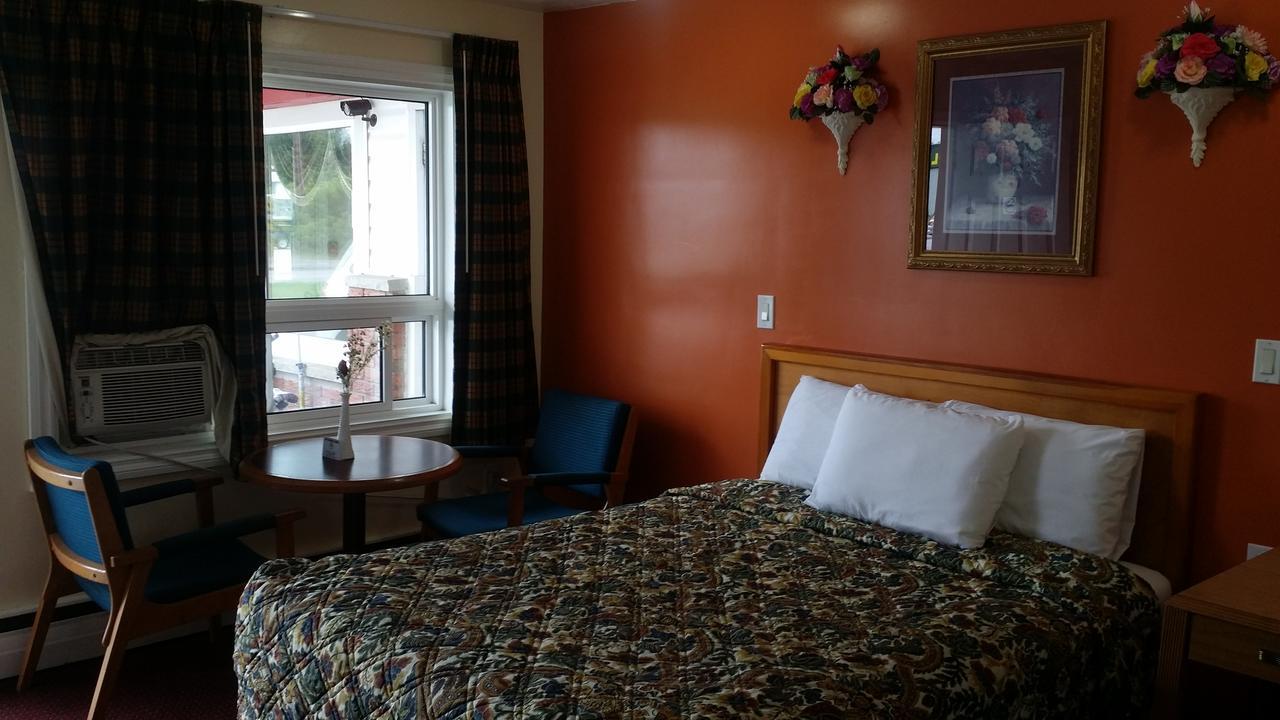 River Mist Inn Sturgeon Falls Exterior foto