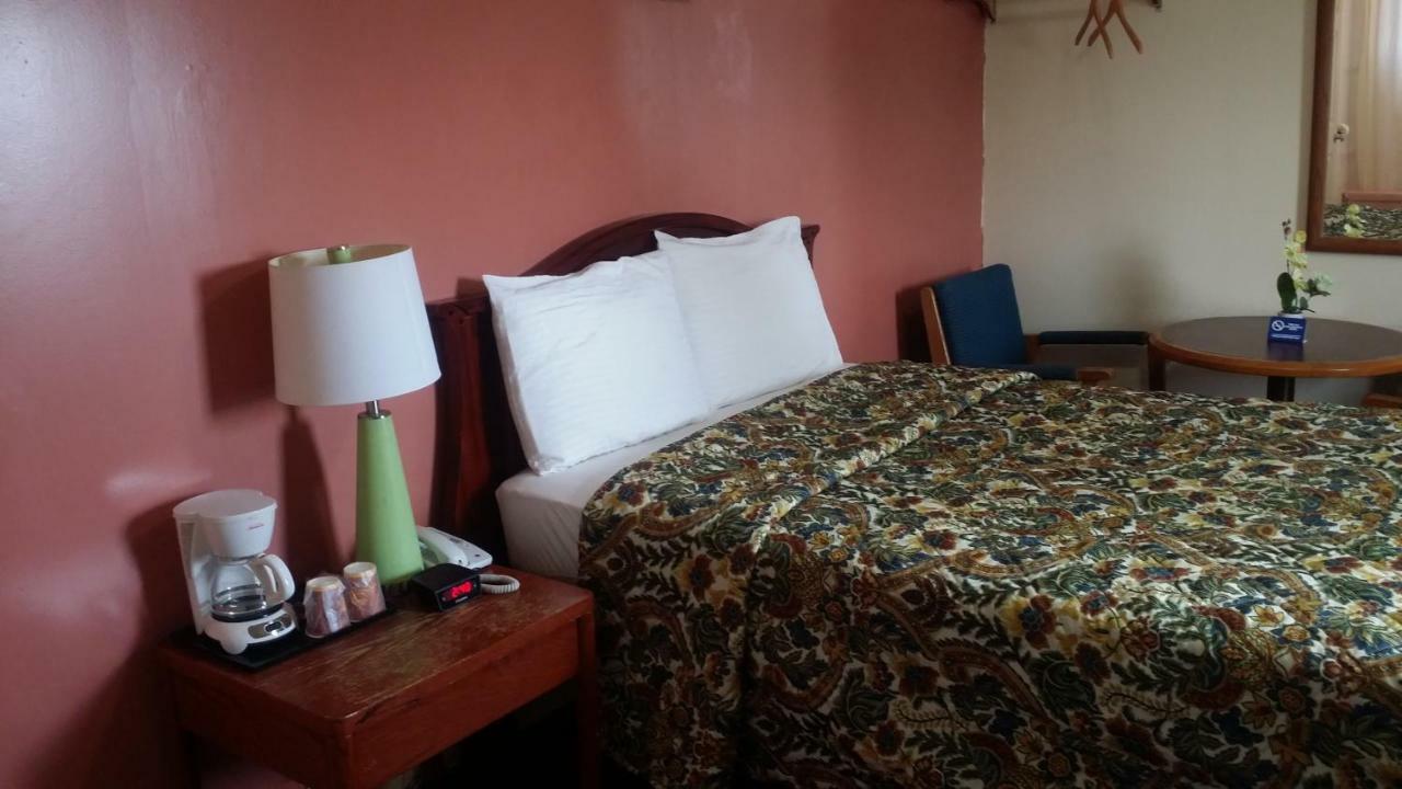 River Mist Inn Sturgeon Falls Exterior foto